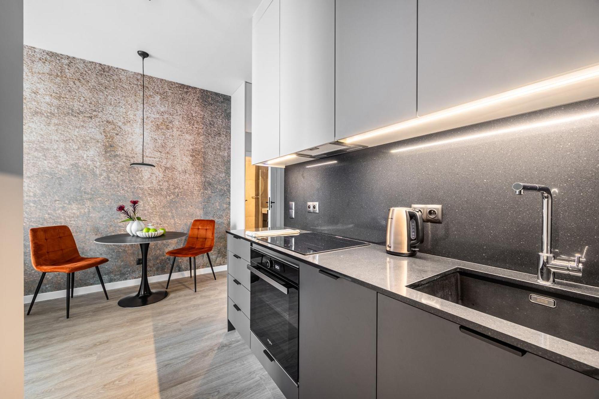 Chronos Z Klimatyzacja Na Warszawskiej Woli Od Renters Prestige Apartament *